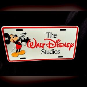 🌷Vintage Walt Disney Studios Mickey Mouse Metal License Plate